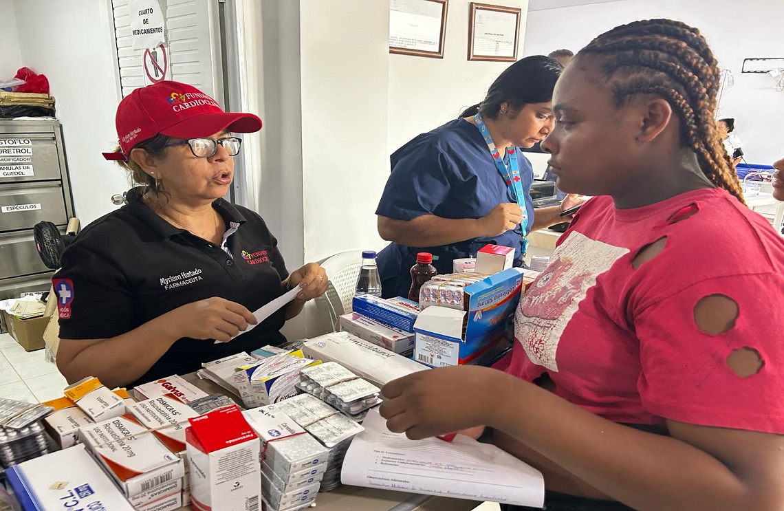 Más de tres mil personas fueron beneficiadas con ayudas humanitarias en jornada de apoyo al desarrollo realizada por la Armada de Colombia