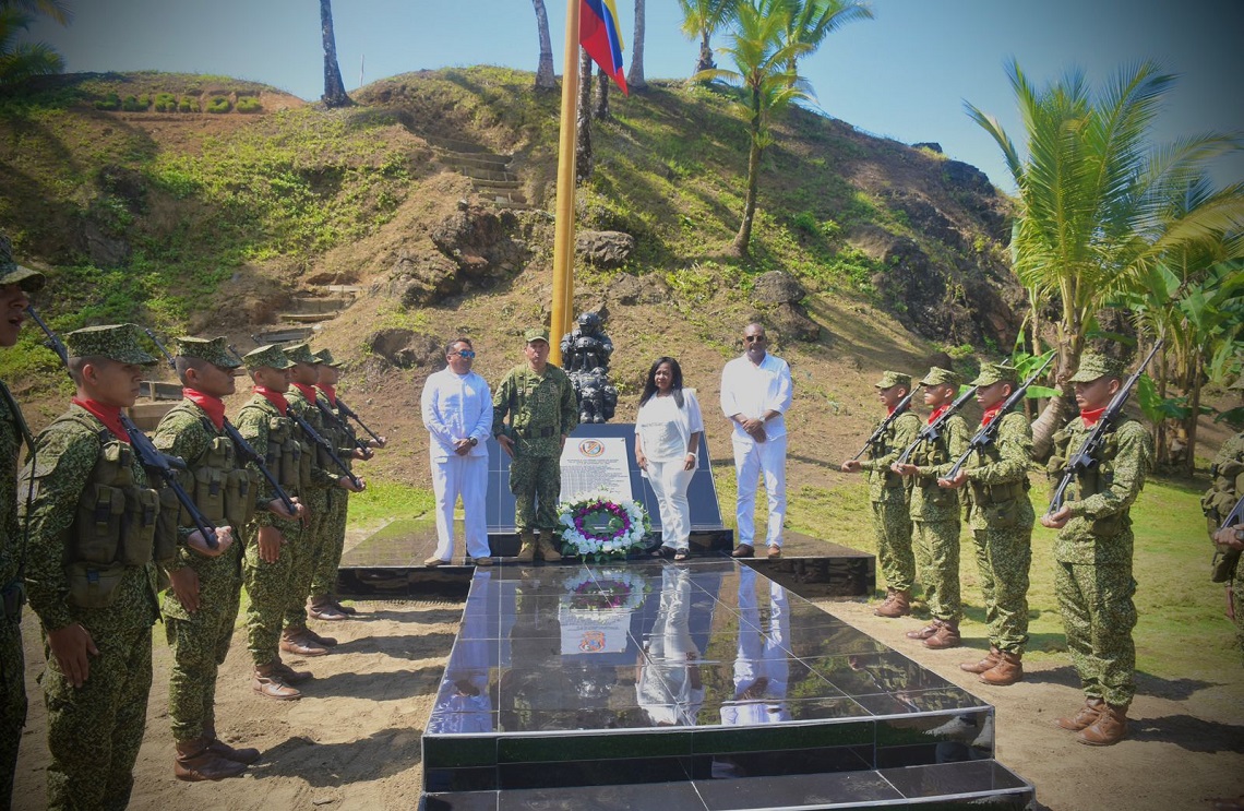 homenaje a los héroes que ofrendaron su vida en la toma de Juradó - Chocó