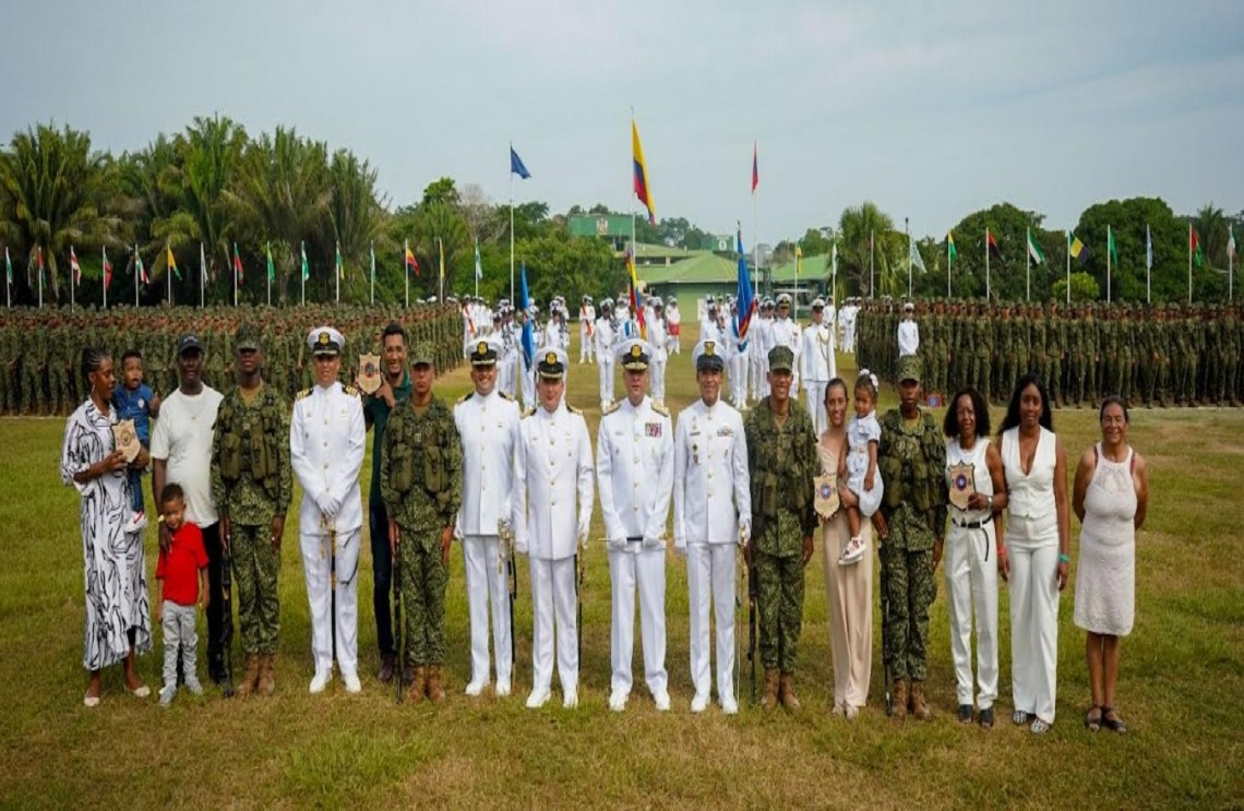 2.360 jóvenes colombianos juraron lealtad a la bandera e iniciaron su camino como Infantes de Marina