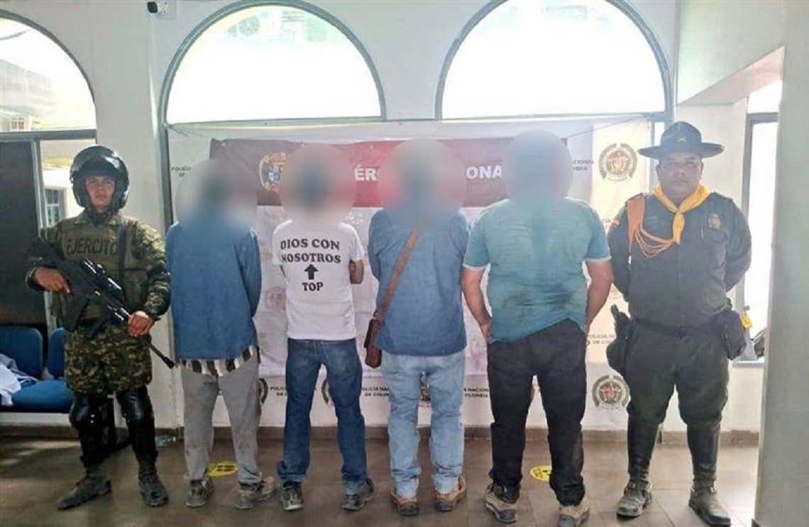 Ejército Nacional captura a cuatro sujetos por explotación ilegal de material de arrastre en Suárez, Tolima