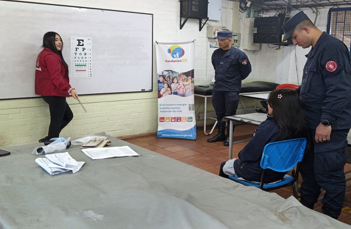 Jornada de salud visual beneficia a estudiantes de Ciudad Bolívar y Soacha