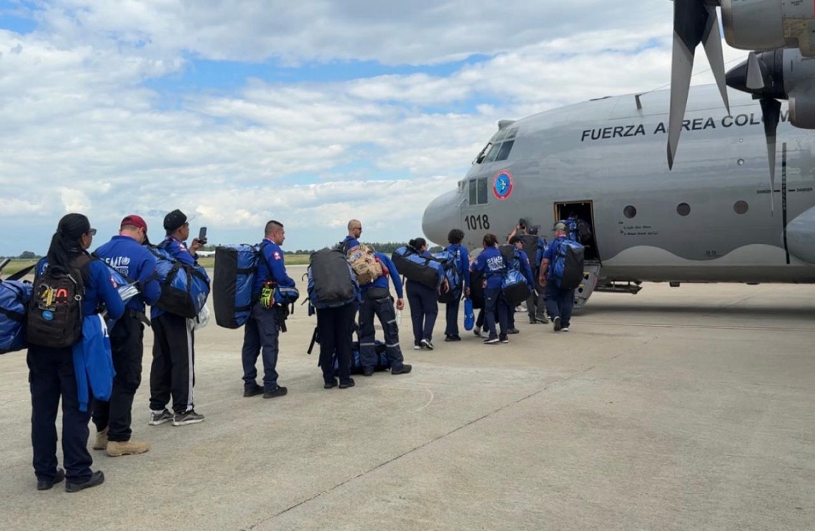 Dos aeronaves C-130 Hércules de la Fuerza Aeroespacial Colombiana transportaron hospital de campaña y ayuda humanitaria a Venezuela.