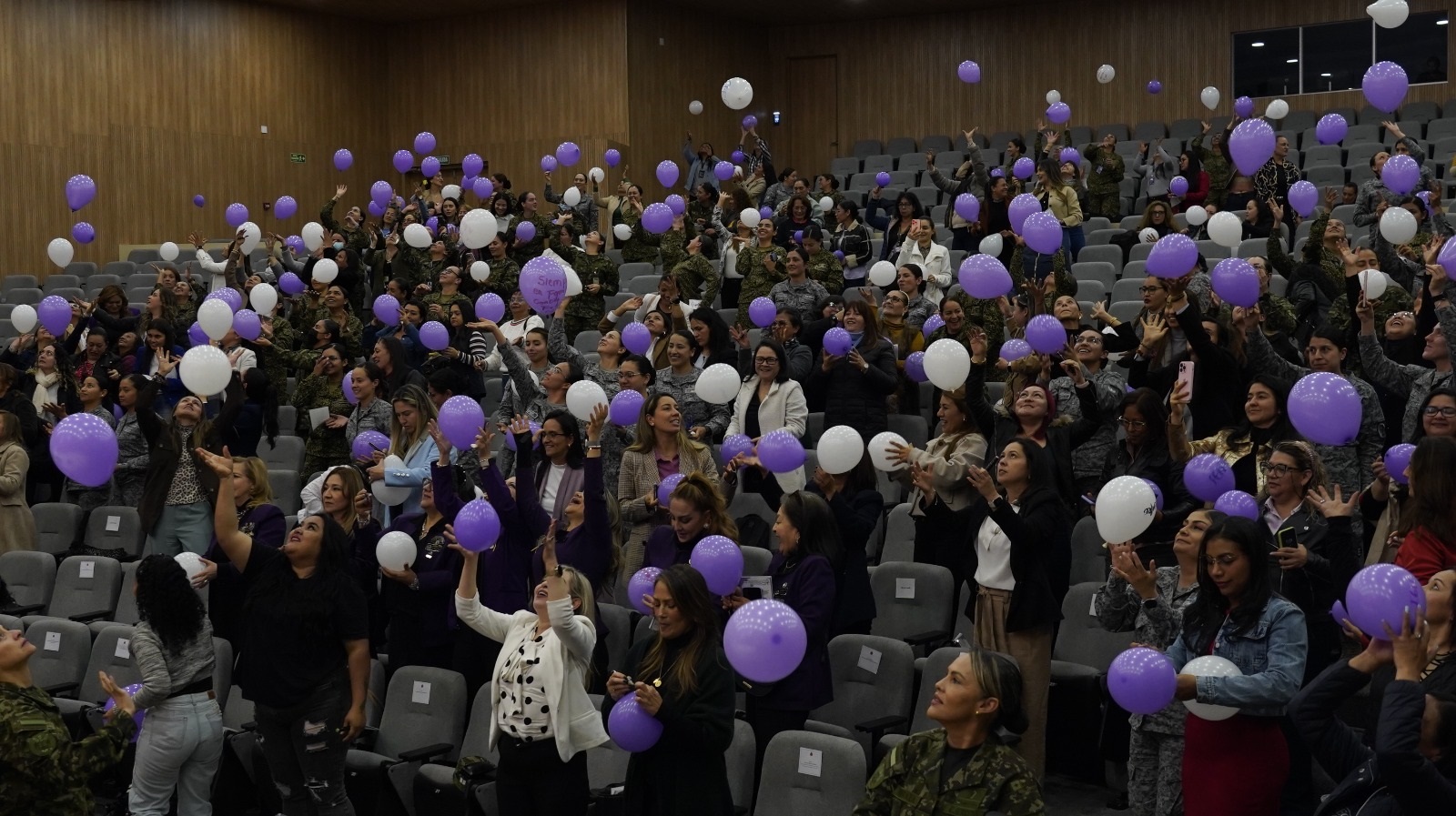 Fortalecimiento de liderazgo femenino 