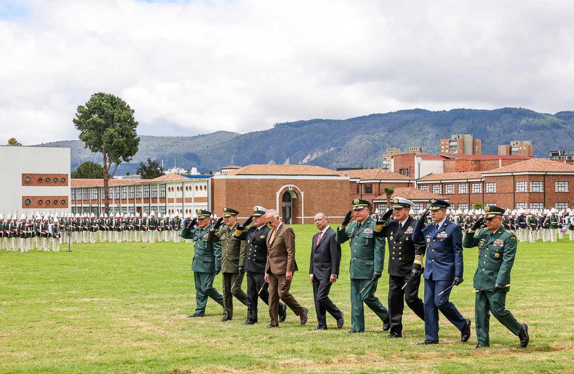 Un cesarense, primer puesto entre los 117 nuevos oficiales que ascendieron a subteniente del Ejército Nacional