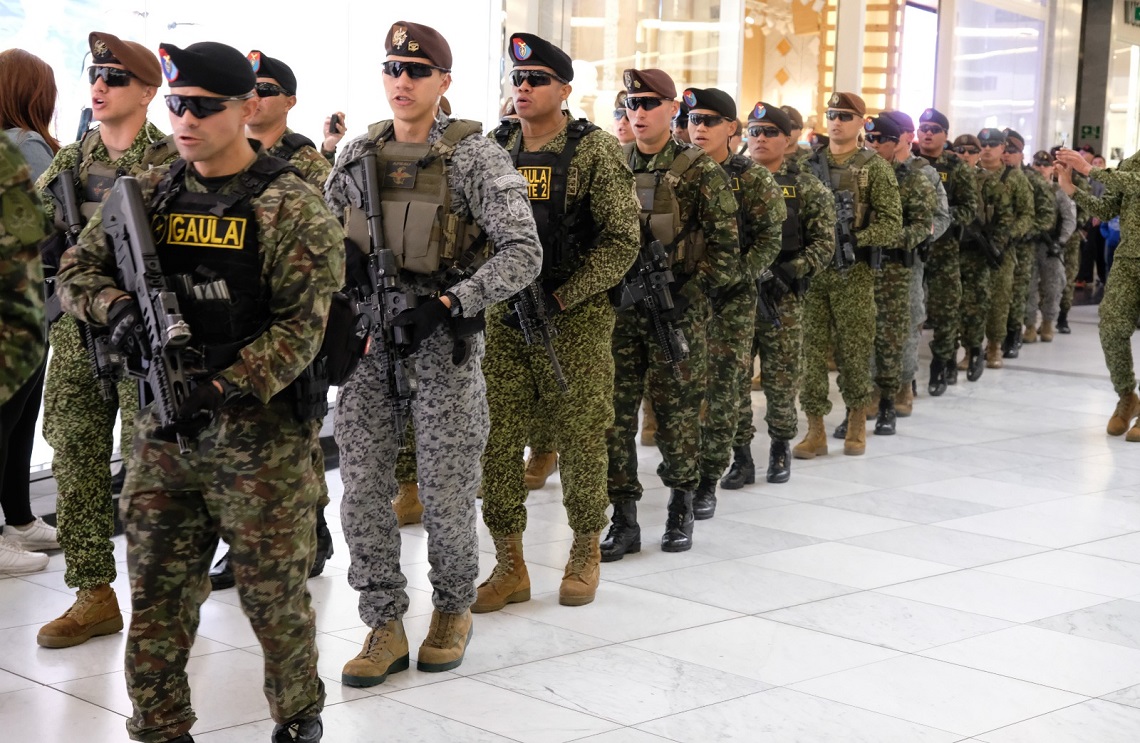 Fuerzas Militares activan el patriotismo en Centro Comercial de Bogotá: estamos #EnModoPatrio