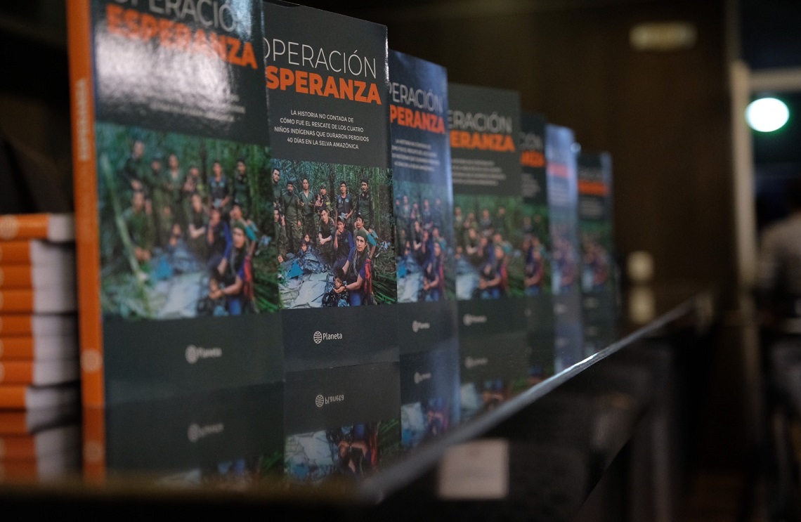 Operación Esperanza, el libro de las Fuerzas Militares junto con la editorial Planeta