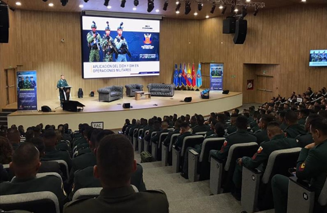 Fuerzas Militares reafirman su compromiso con la ética y la transparencia en seminario contra la corrupción