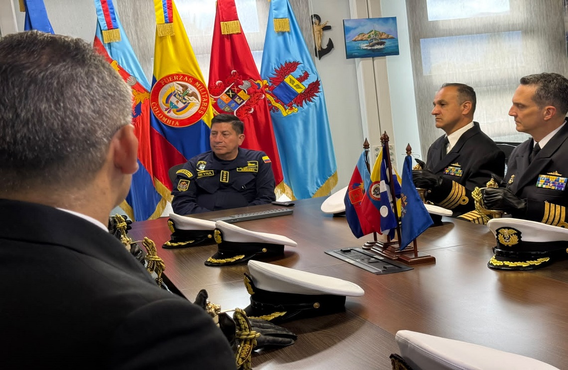 Comando General de las Fuerzas Militares recibe delegación internacional para fortalecer la cooperación y el intercambio de experiencias
