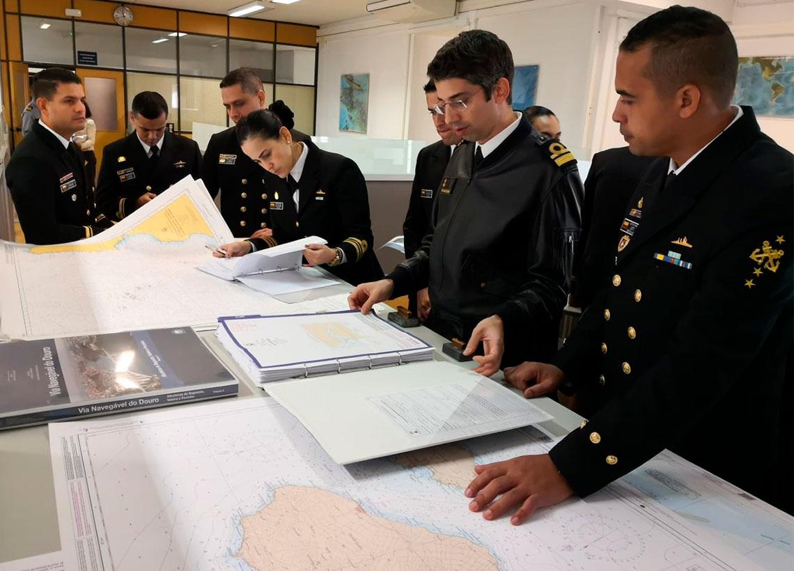 Estudiantes de la Escuela Naval de Cadetes realizan pasantía en Servicio Hidrográfico de Lisboa