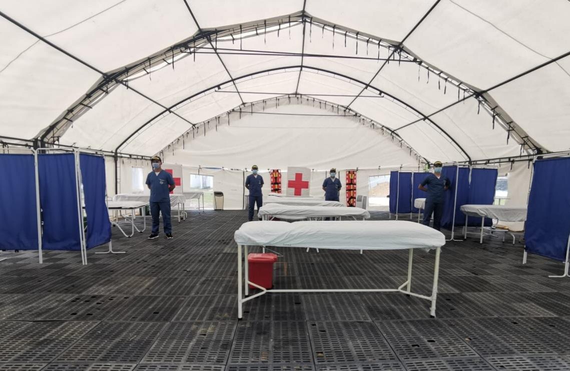 Ejército, Armada y Fuerza Aérea adecúan carpa para atención médica covid 19 en Inírida