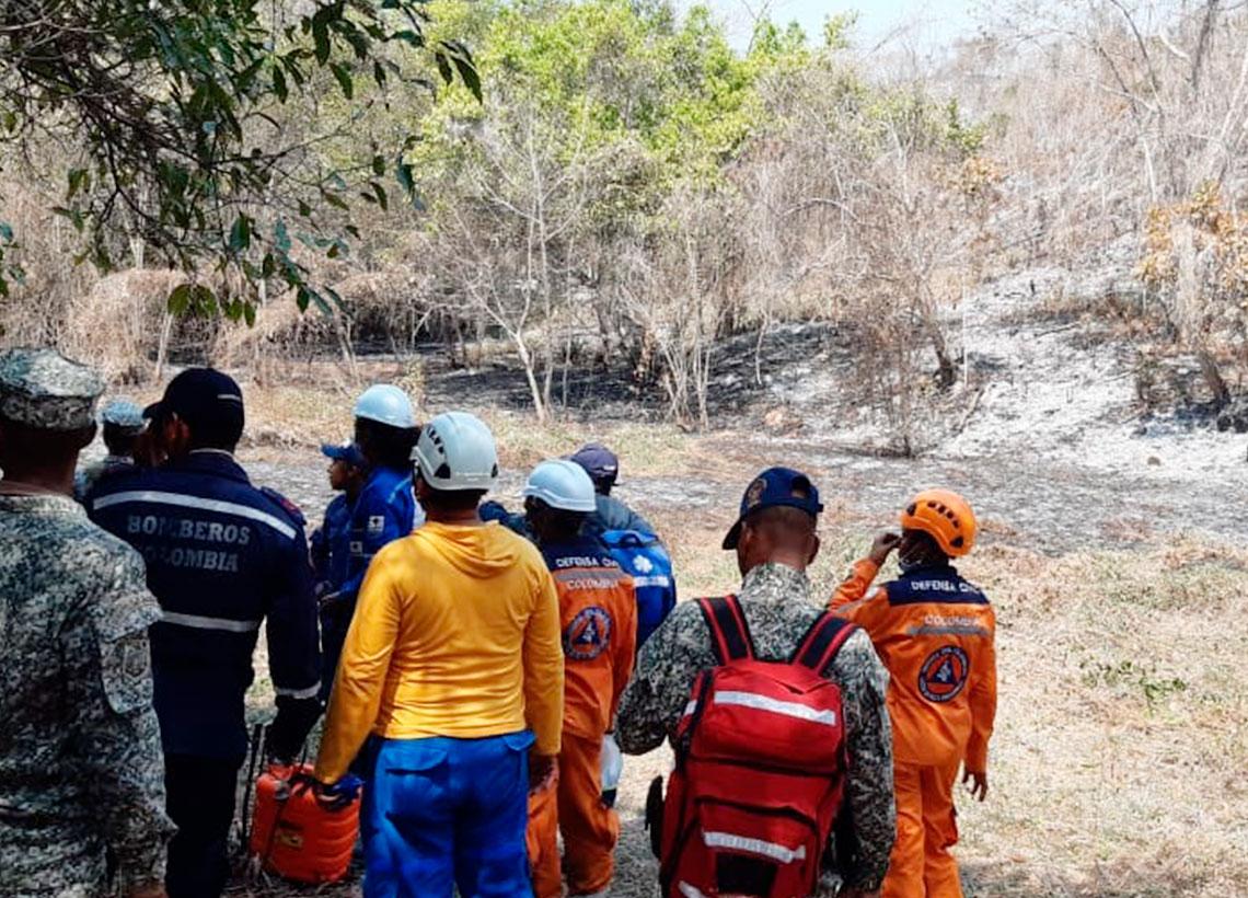 Armada de Colombia apoya a los organismos de socorro para sofocar incendio en los Montes de María