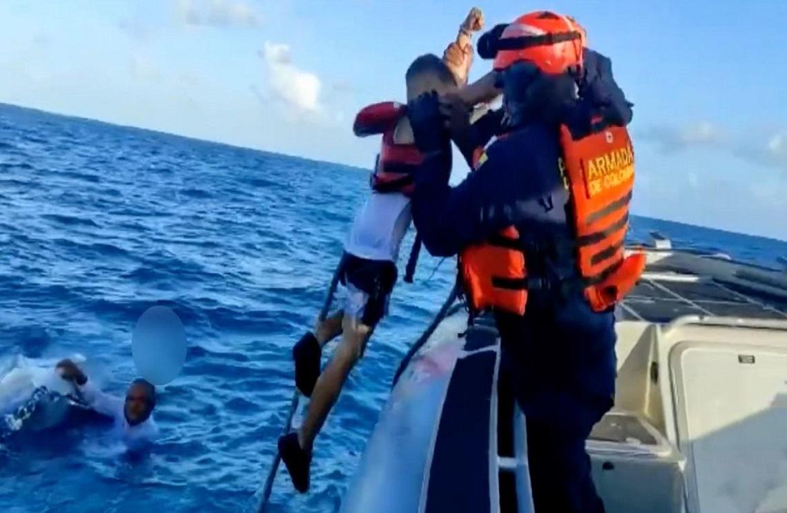 Armada de Colombia rescata cuatro náufragos en San Andrés islas