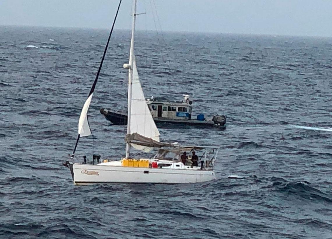 Armada de Colombia rescata a dos canadienses que quedaron 5 días a la deriva
