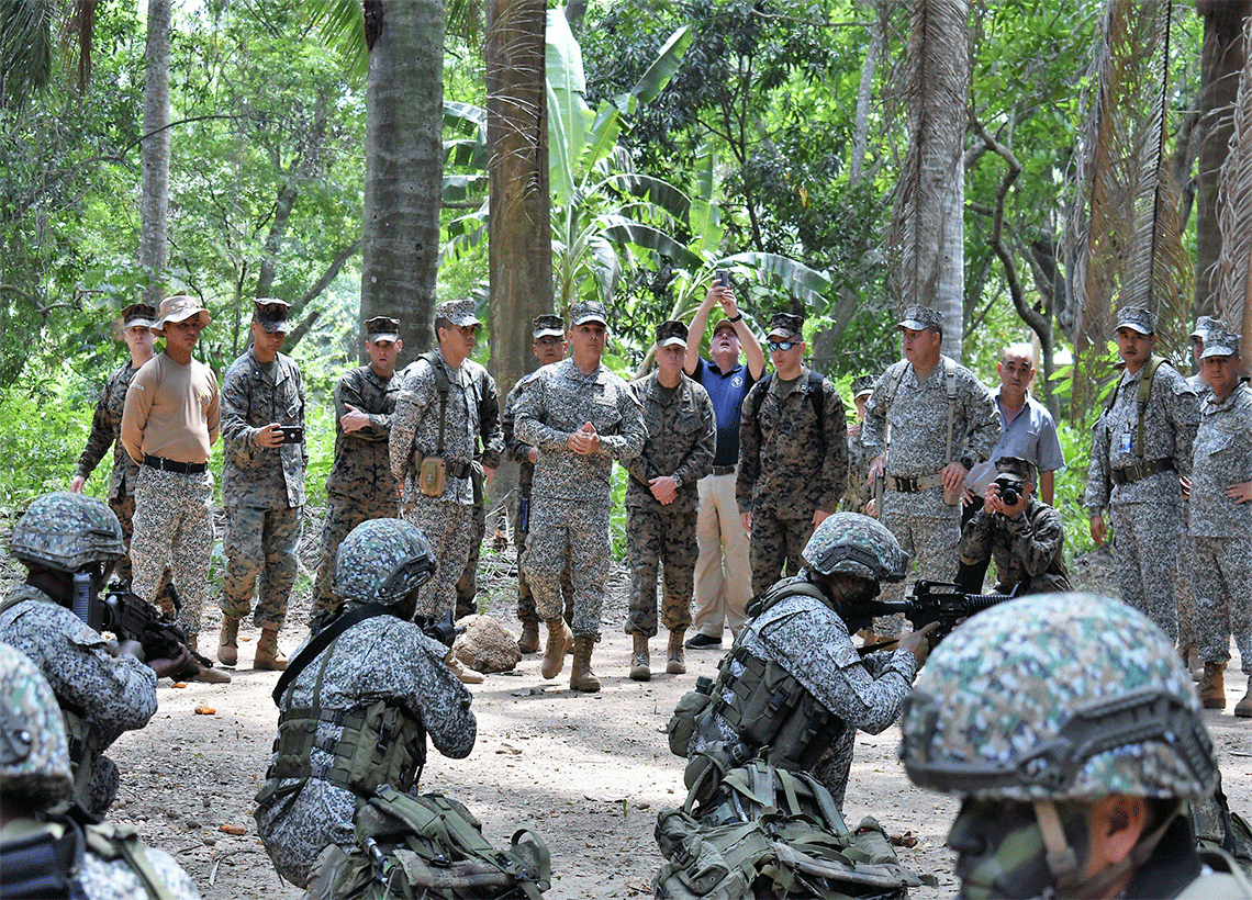 venezolan - Noticias Internacionales - Página 27 Cogfm-arc-visita-comando-sur-eeuu-covenas-15