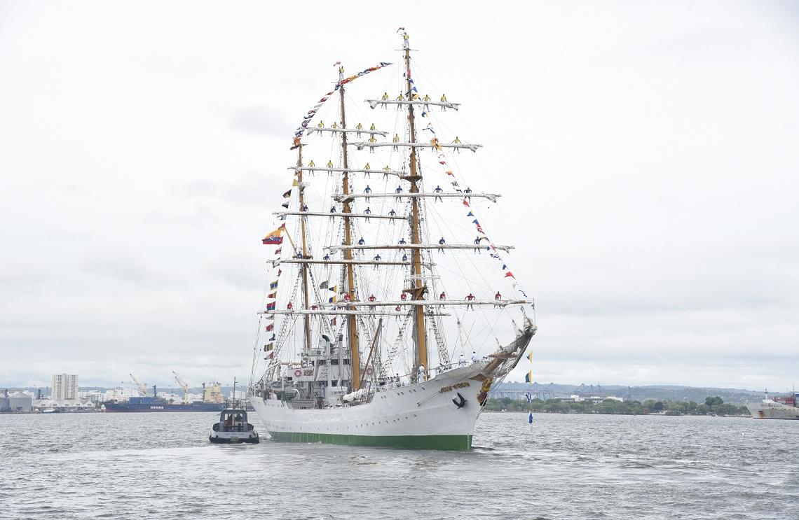 Embajador flotante de colombia en los mares zarpó desde Cartagena con alumnos de la Escuela Naval de Suboficiales