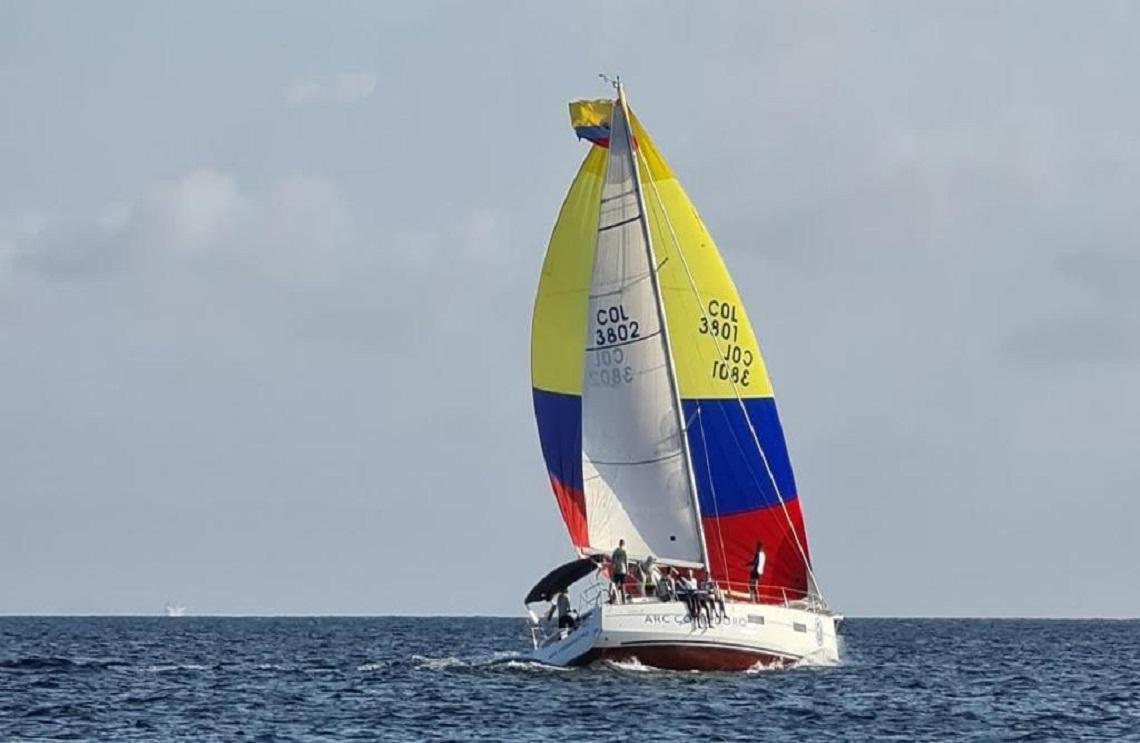 Cadetes de la Escuela Naval participaron en regata soberana llegando al archipiélago de San Bernardo