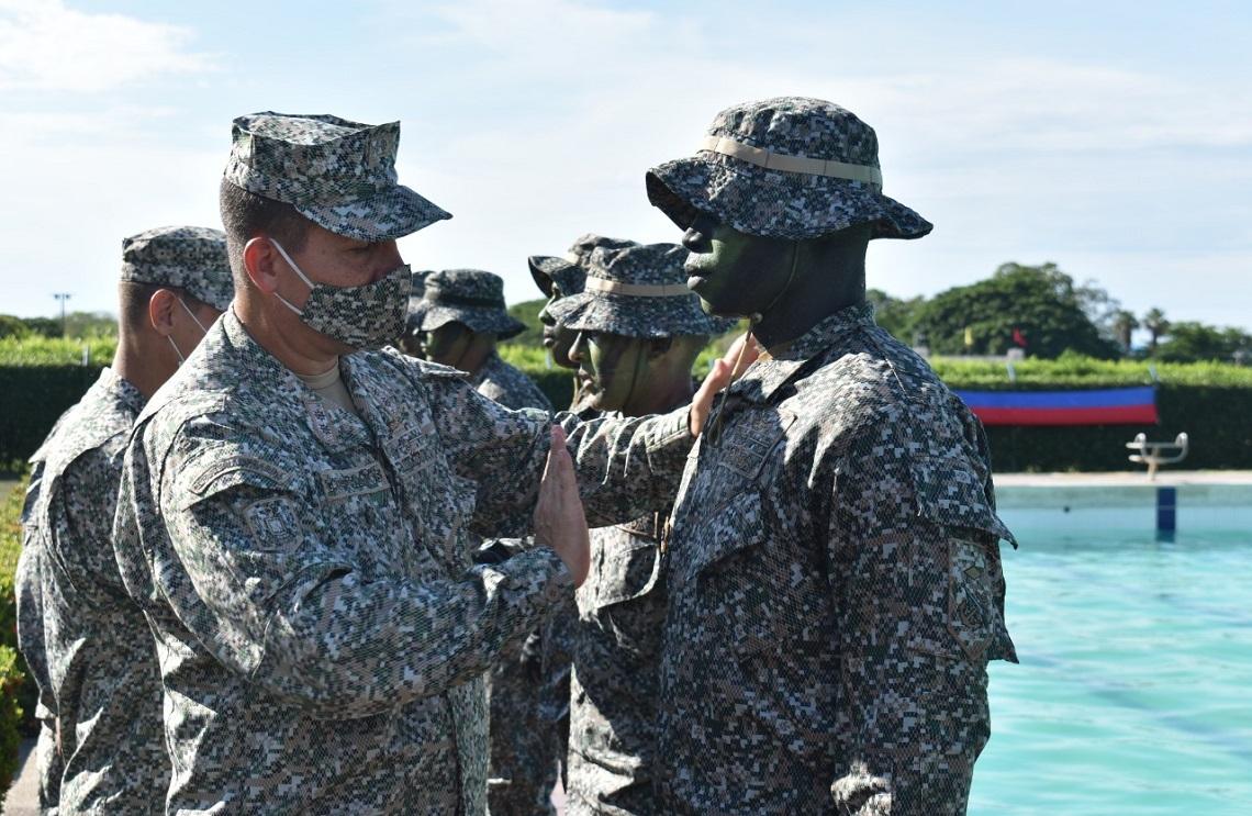 Armada de Colombia clausuró Curso de Instructores de Supervivencia y Combate en el Agua No.36