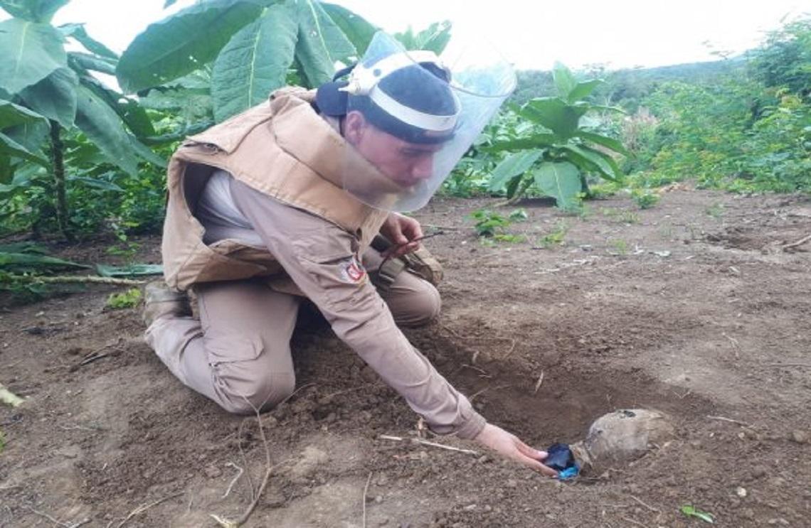 Armada de Colombia destruye de manera controlada dos artefactos explosivos en Bolívar