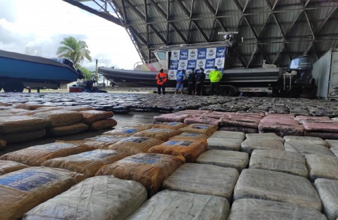 Armada de Colombia incautó más de 2.6 toneladas de marihuana en el Pacífico colombiano