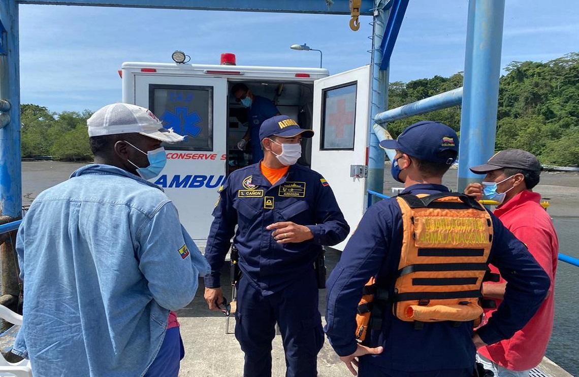 Armada de Colombia rescató a tres ecuatorianos que sumaban siete días a la deriva en el mar