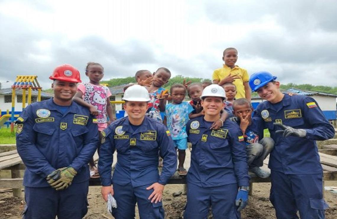Armada de Colombia continúa edificando obras en beneficio de la comunidad de Candelilla de la Mar