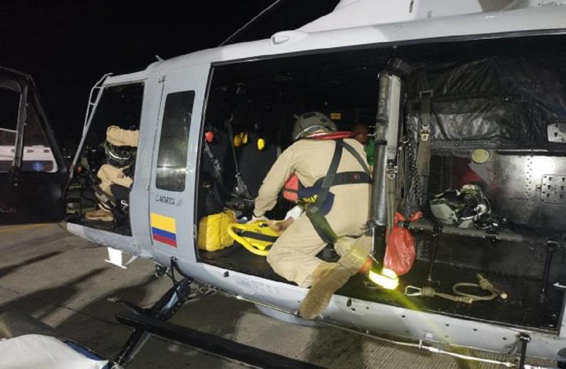Armada de Colombia evacua hombre en delicado estado de salud en Providencia