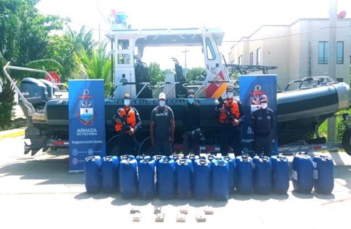  Armada de Colombia incauta cerca de 70 kilogramos de clorhidrato de cocaína en La Guajira