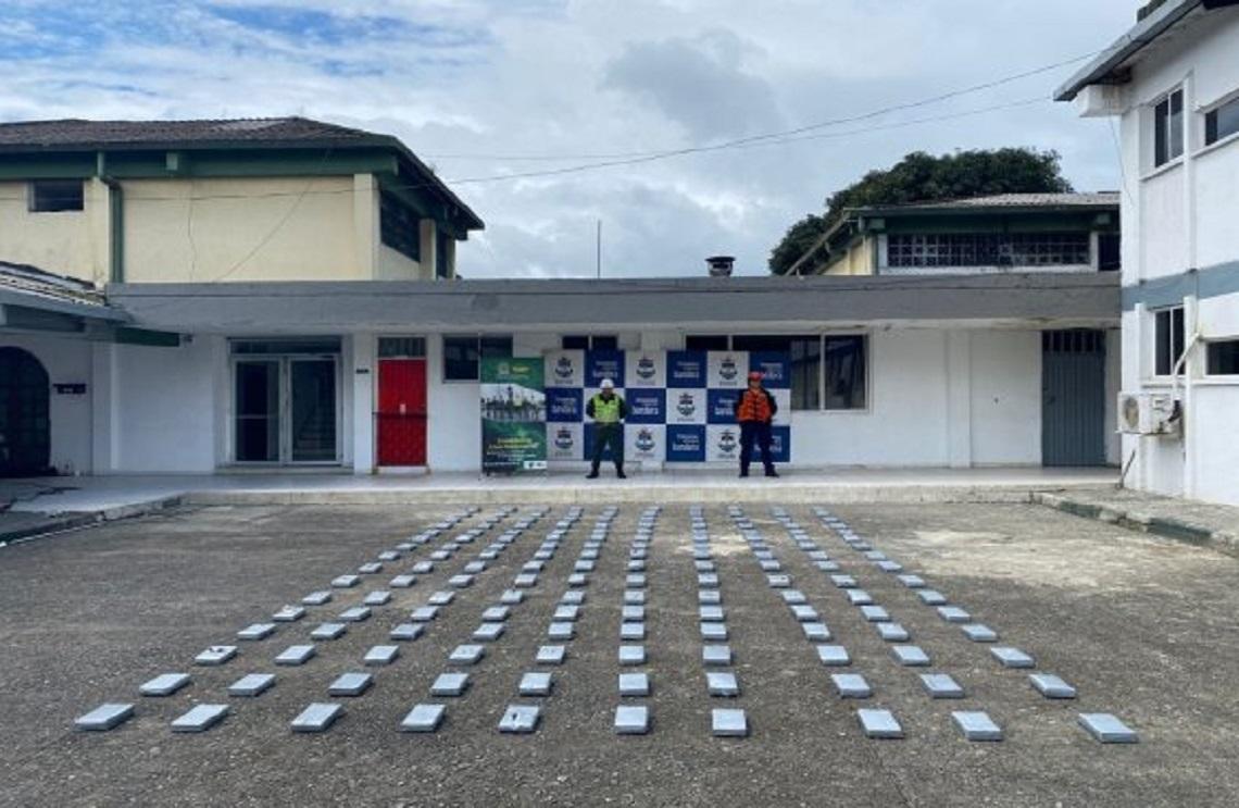 Armada de Colombia localiza contenedor contaminado con cocaína en Buenaventura