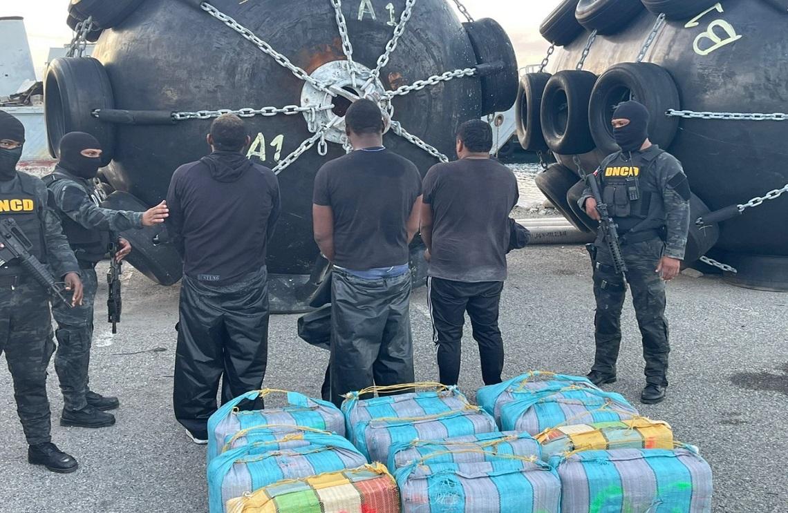 Armada de Colombia incauta 1,8 toneladas de cocaína en territorio dominicano