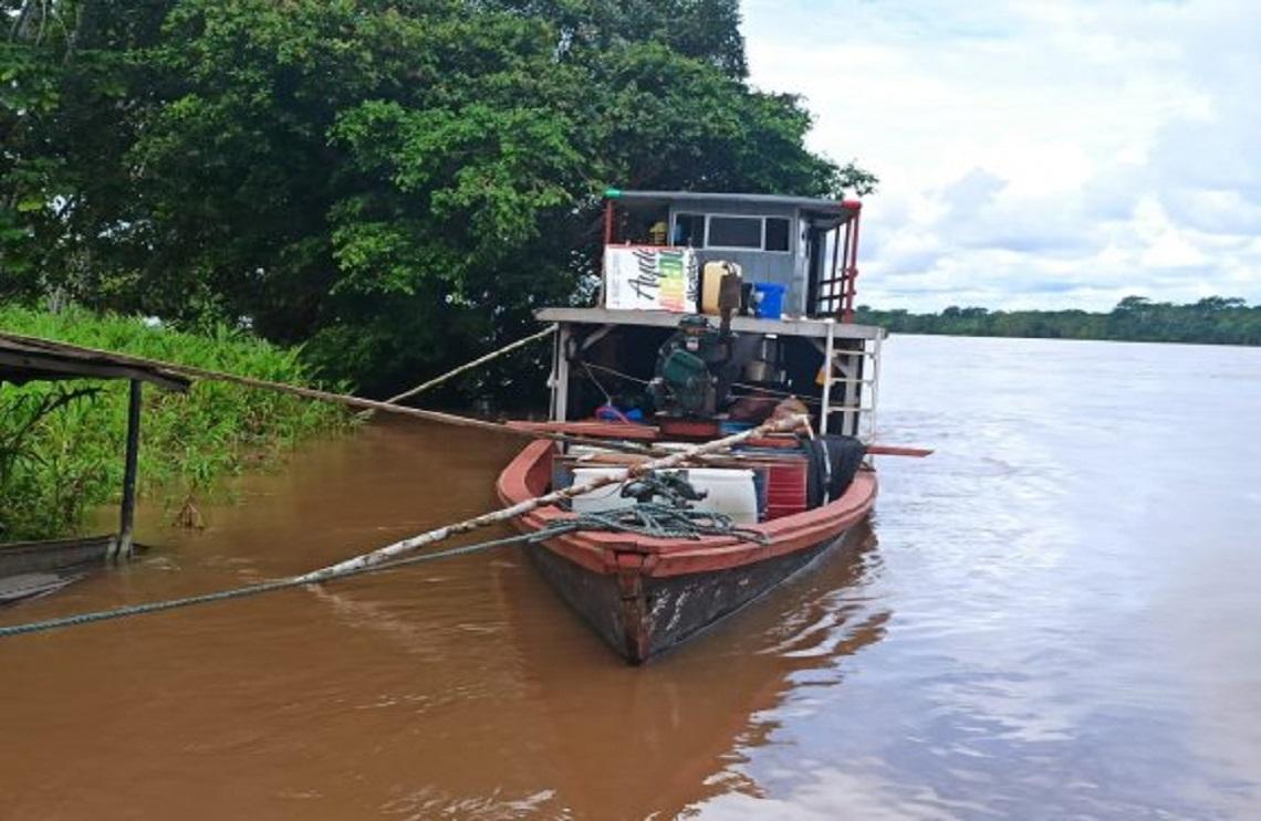 Armada de Colombia incauta más de 3.900 galones de combustible en el río Putumayo