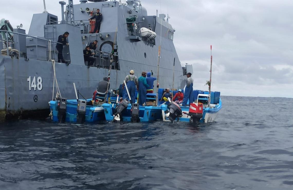 Armada de Colombia intercepta tres lanchas extranjeras con 1.6 toneladas de pesca ilegal en el Pacífico nariñense