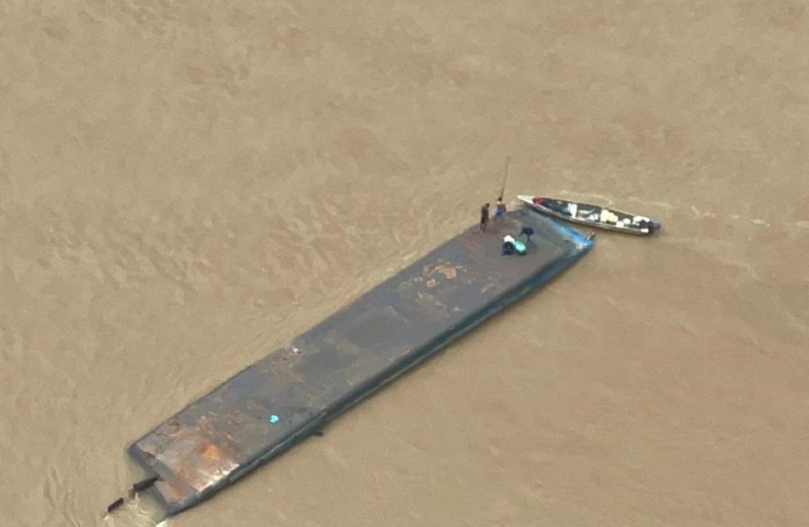 Armada de Colombia y DIMAR verifican situación de embarcación siniestrada en el río Putumayo