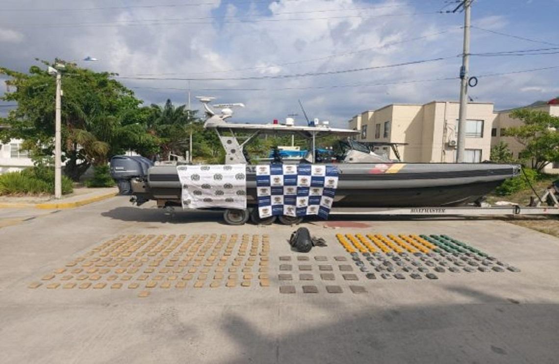 Armada de Colombia y Policía incautan más de 200 kilos de sustancias ilícitas en Santa Marta