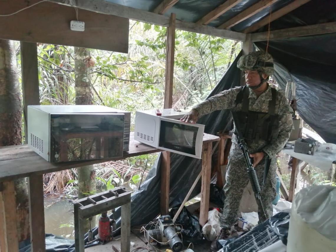 Armada y Ejército hallan y destruyen laboratorio para el procesamiento de clorhidrato de cocaína