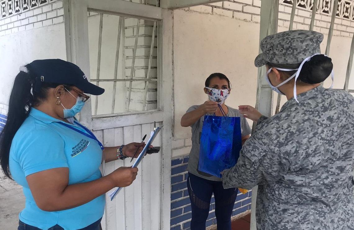 Habitantes de La Colorada, en Melgar, recibieron ayudas de la Fuerza Aérea Colombiana 
