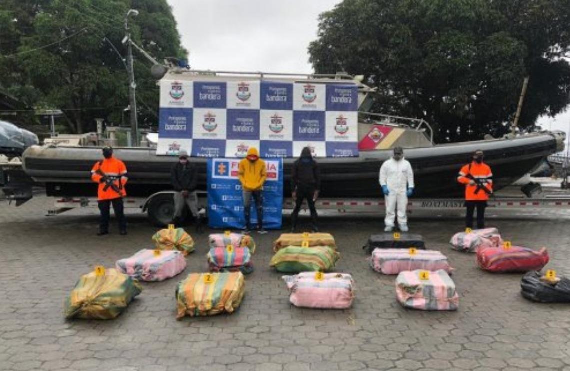 Armada de Colombia supera las 128 toneladas de narcóticos incautados en el Pacífico colombiano