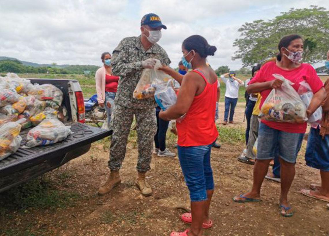 Armada Nacional acompaña retorno a las familias de la vereda Caño Negro, Bolívar, y entrega ayuda humanitaria