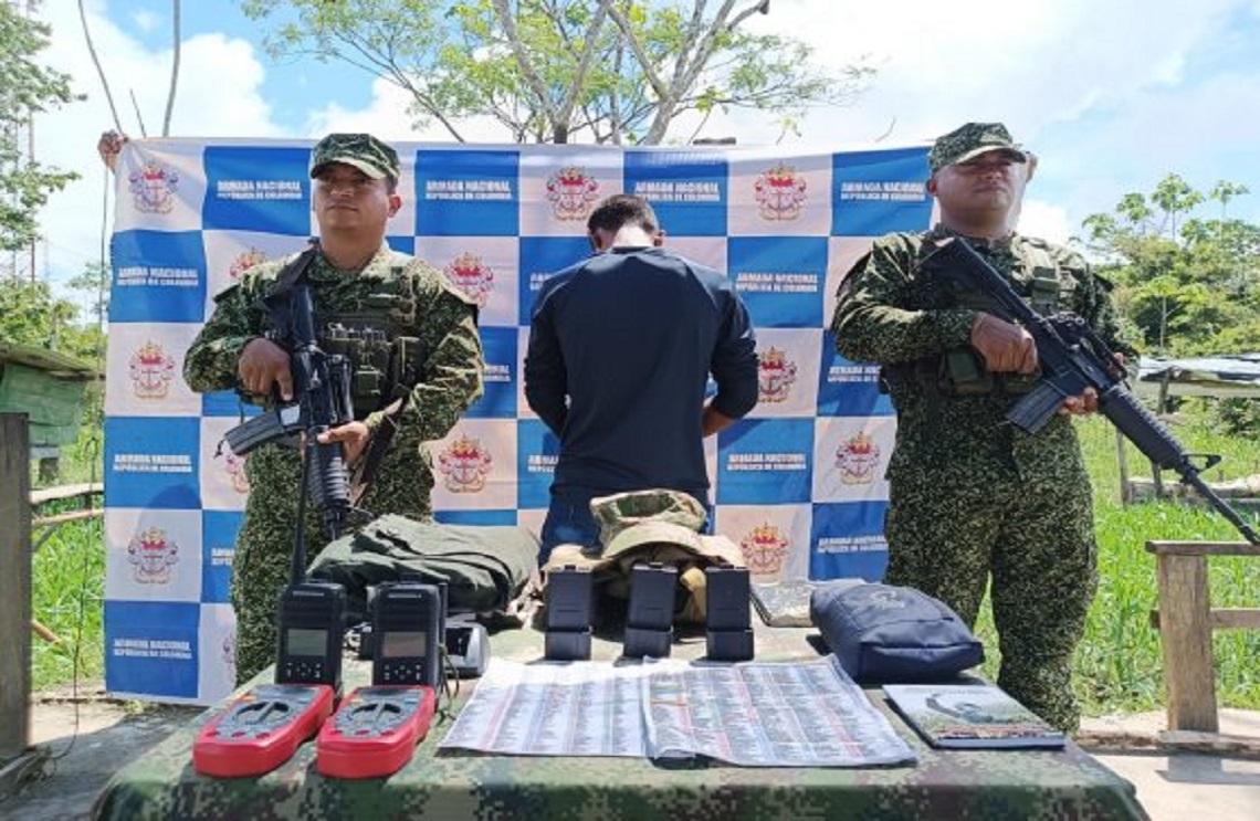 Armada y Ejército logran sometimiento a la justicia de dos presuntos integrantes del 'Clan del Golfo'