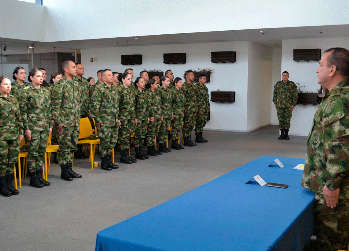 suboficiales en Diplomado en Derecho Probatorio dirigido a especialistas en criminalística
