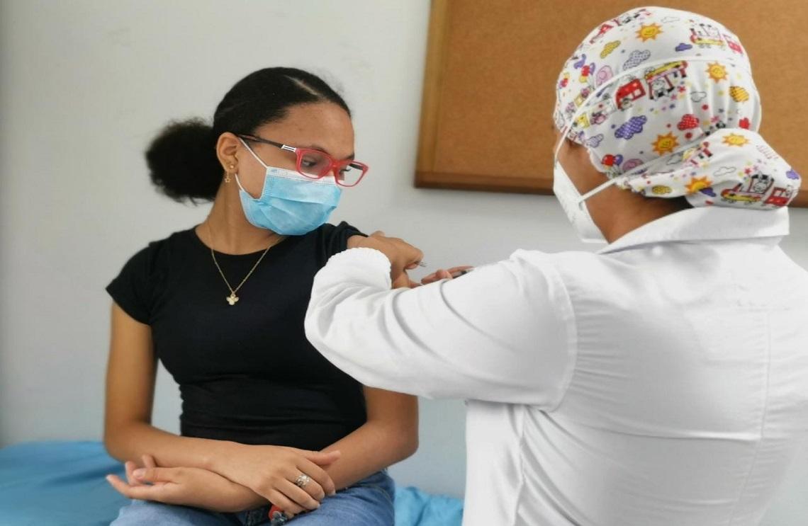 Establecimientos de Sanidad Militar iniciaron vacunación masiva contra el sarampión y rubéola 