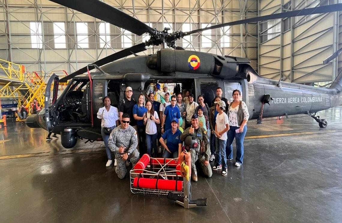 En el aeropuerto de Rionegro, Antioquia, 125 niños y jóvenes disfrutaron de una jornada aeronáutica