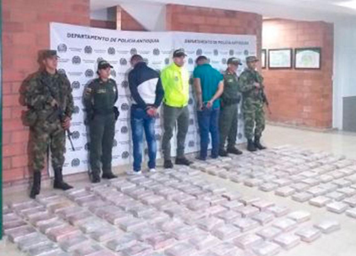 Ejército y Policía incautan 222 kilogramos de clorhidrato de cocaína al Clan del Golfo en Antioquia
