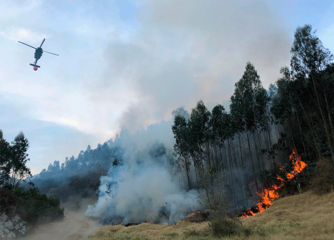 Con 6.800 galones de agua fue controlado más del 75% del incendio forestal en Soacha