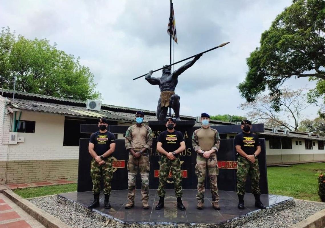 Alumnos del Ejército de Francia se entrenan de la mano de los mejores instructores colombianos