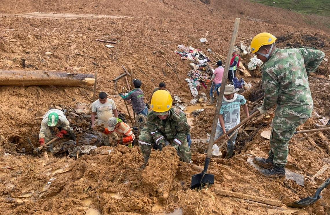 Ejército apoya las labores de búsqueda y rescate en la emergencia presentada en Santa Fe de Antioquia