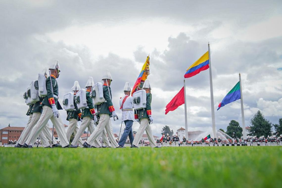 Abren convocatoria para hombres y mujeres que quieran ser oficiales del Ejército Nacional