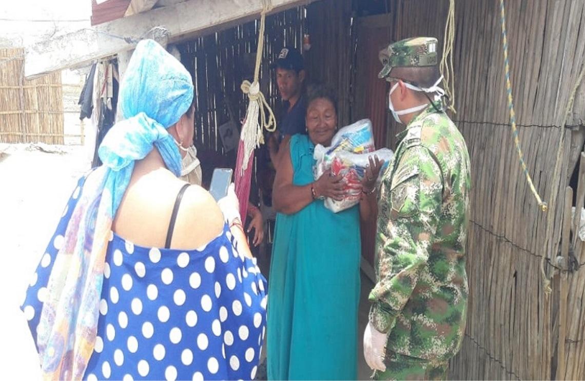 Ejército Nacional y Armada Nacional entregaron mercados en la Alta Guajira