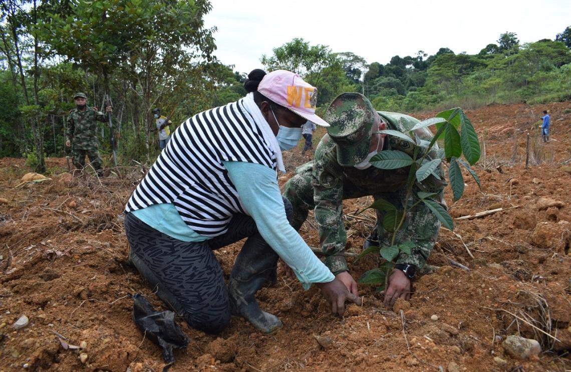 Ejército Nacional apoya recuperación de predio afectado por la minería artesanal en Putumayo