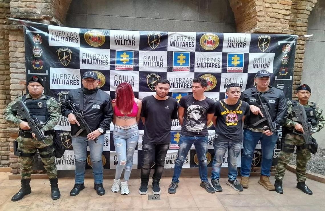 En un centro comercial de Cali fueron capturadas 4 personas cuando recibían dinero producto de una extorsión