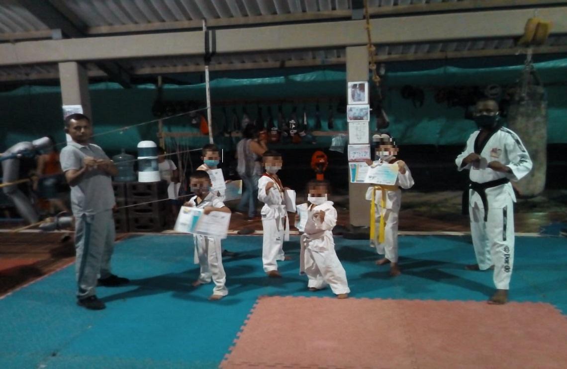 Club de Taekwondo La Macarena, graduó a 20 menores de edad
